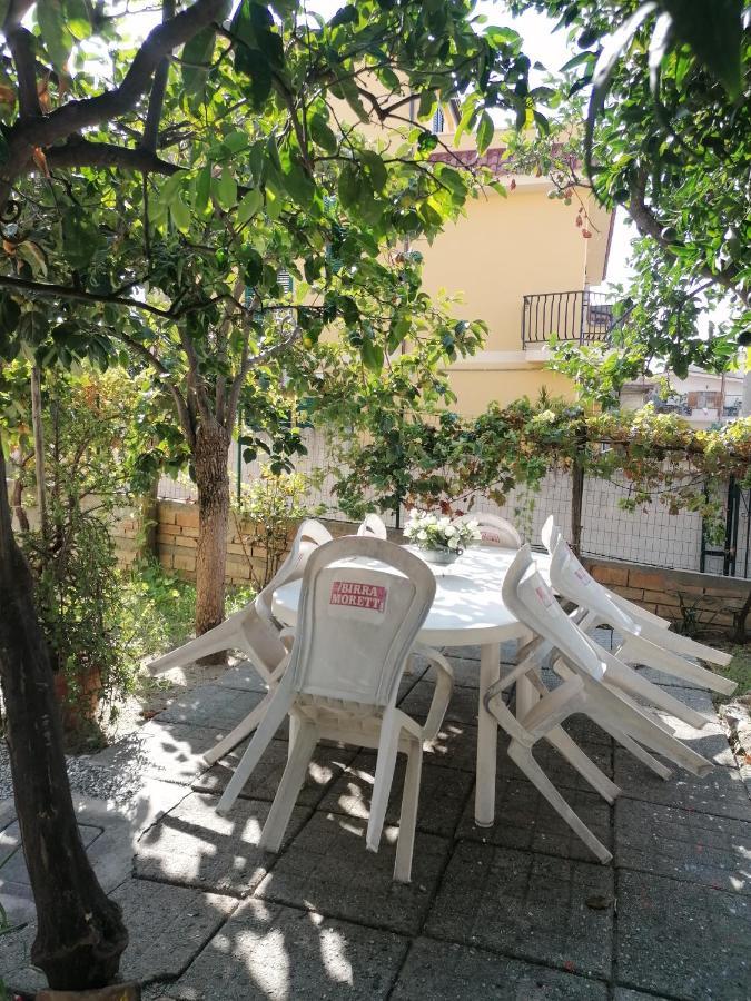 Apartamento Da Nonna Rosa Roccella Ionica Exterior foto